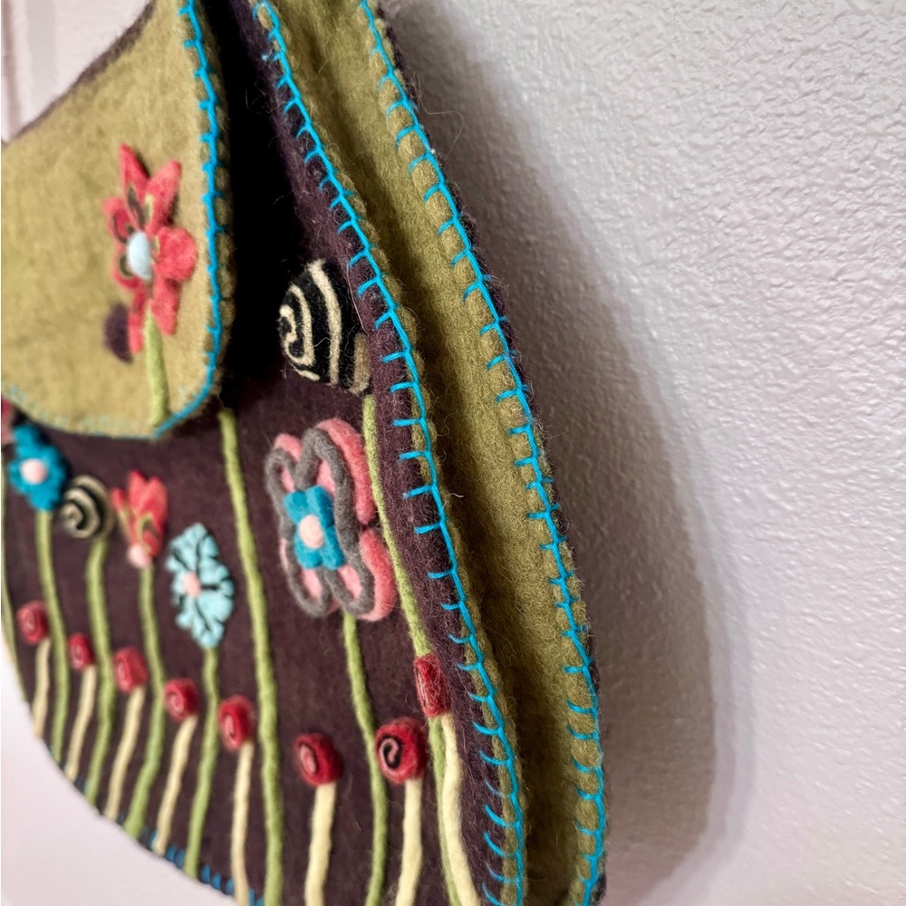 Rising Tide 100% Wool Bag - Picture 4 of 6